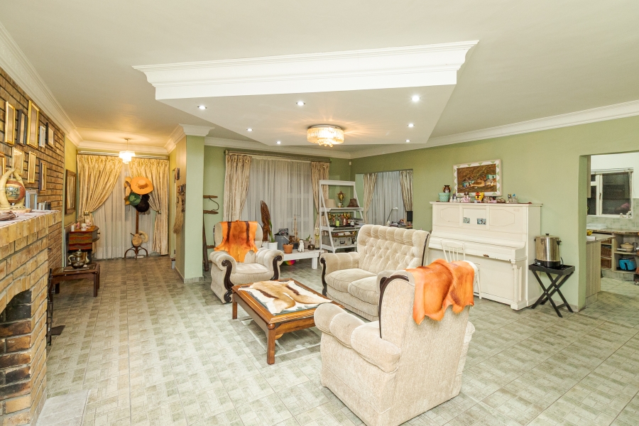 4 Bedroom Property for Sale in Devon Park Western Cape